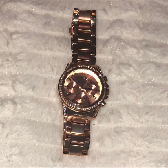 Rose gold watch - Picture 3 of 7